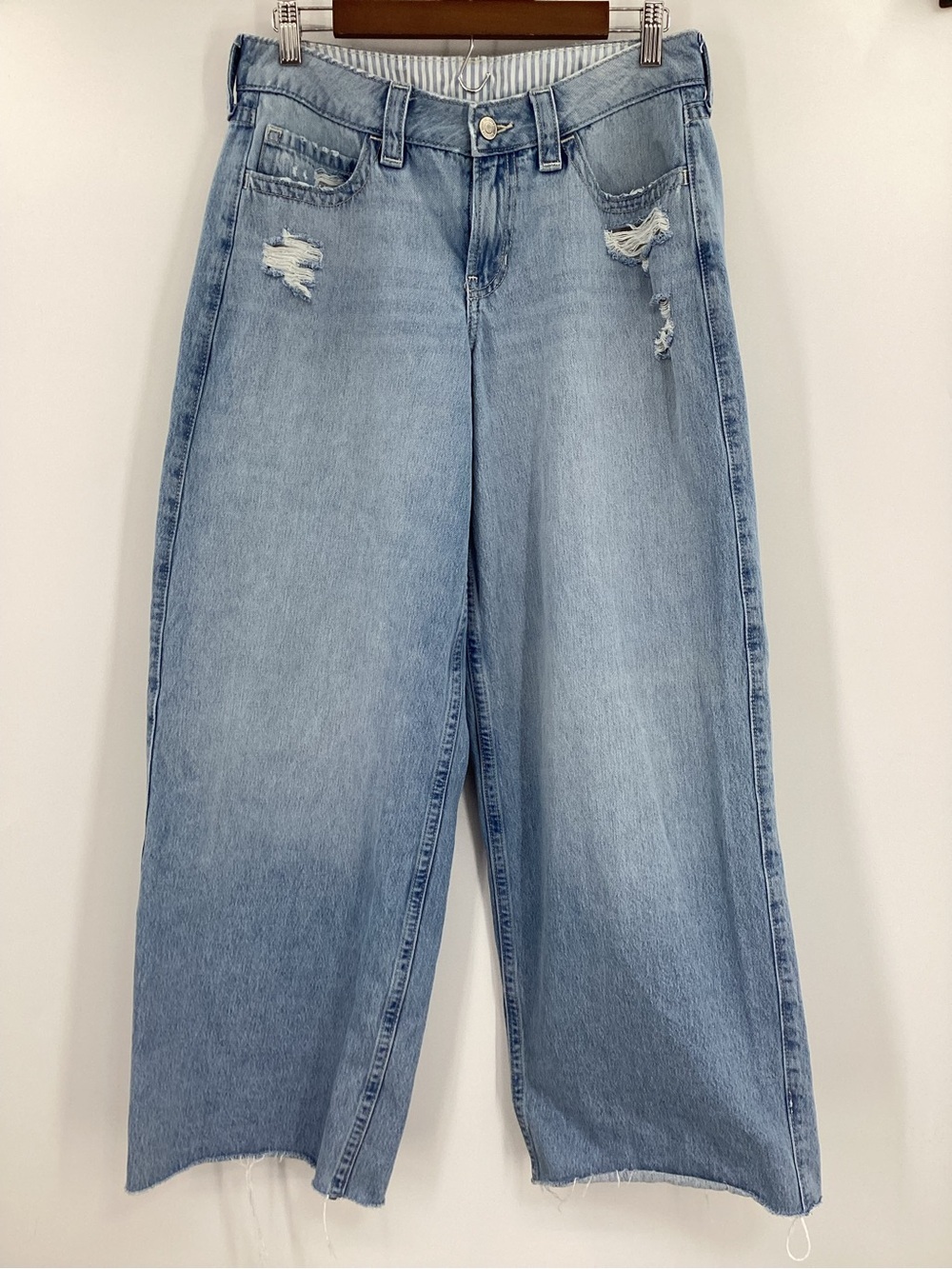 Hollister Curvy Low-Rise Super Baggy Distressed Jeans
